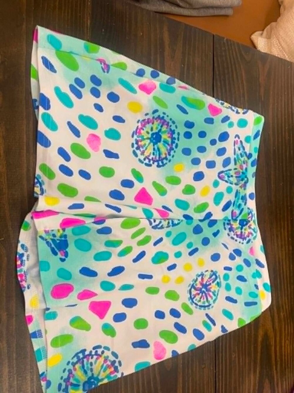 Aryeh Brand, Neon, Floral print shorts Size Small Ladies Golf, Tennis